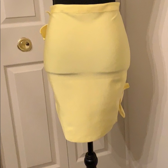 Yellow Thigh length shirt - Picture 2 of 4